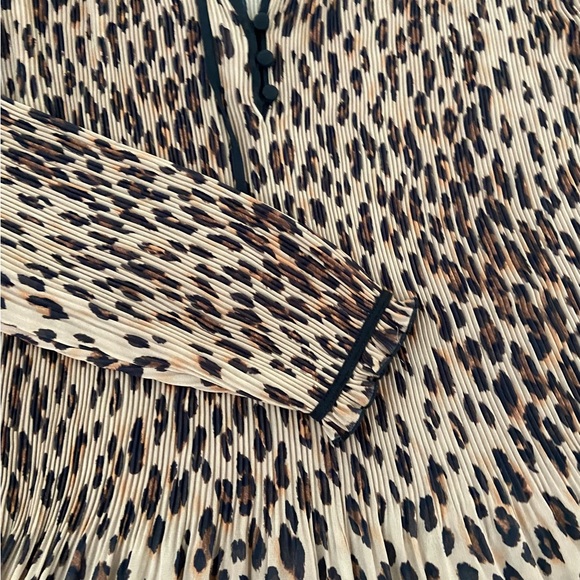 Veronica Beard 2 Piece -100% silk dress & silk underslip. Leopard. EUC - Picture 11 of 11